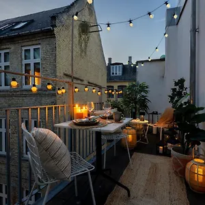 Sanders Leaves - Chic Three-bedroom In Downtown Copenhagen
