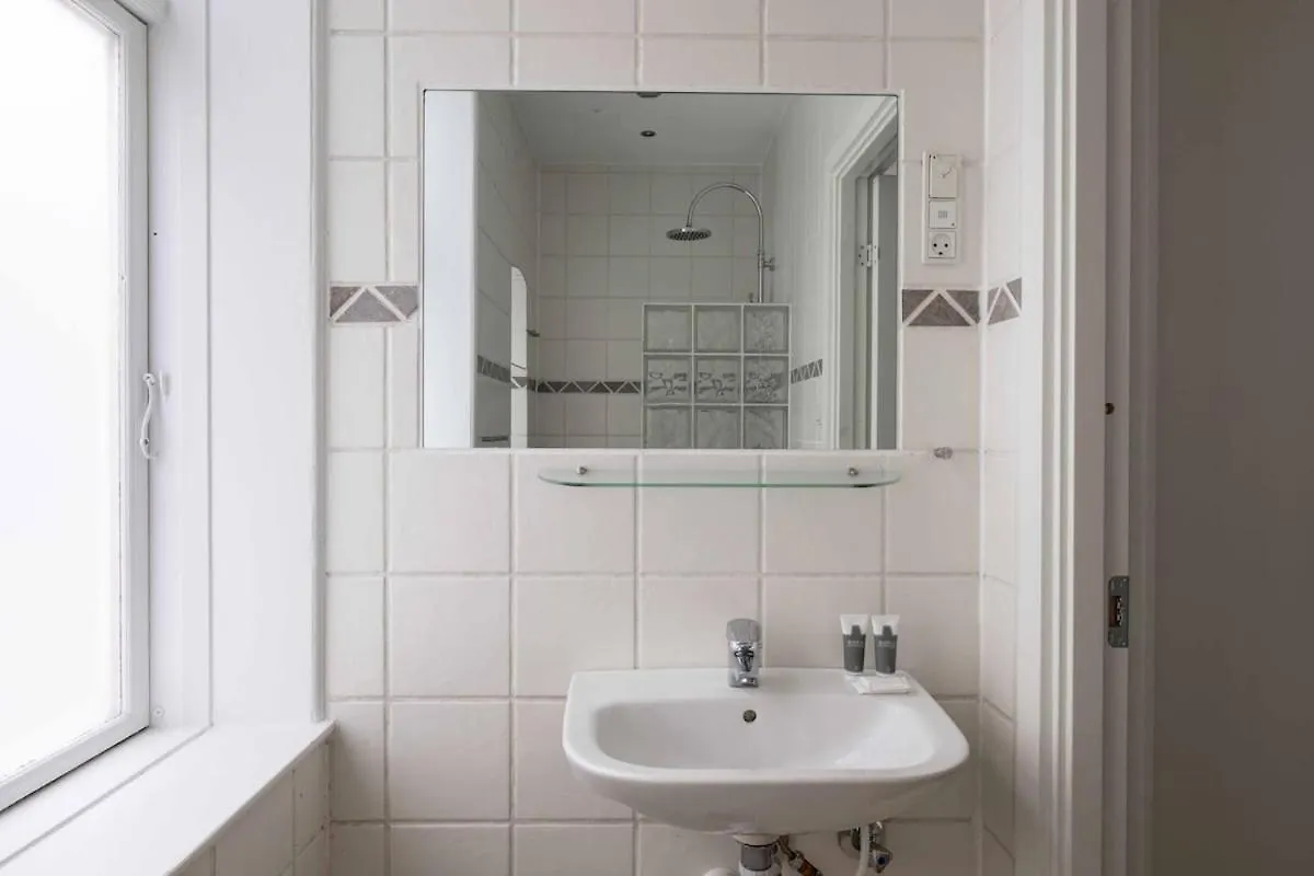 Stylish And Bright 2 Bedroom In Cph N Copenhagen 0*,  Denmark